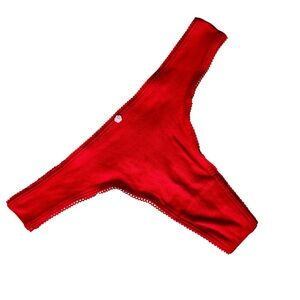 2022 Victoria’s Secret Cotton Thong Size Medium